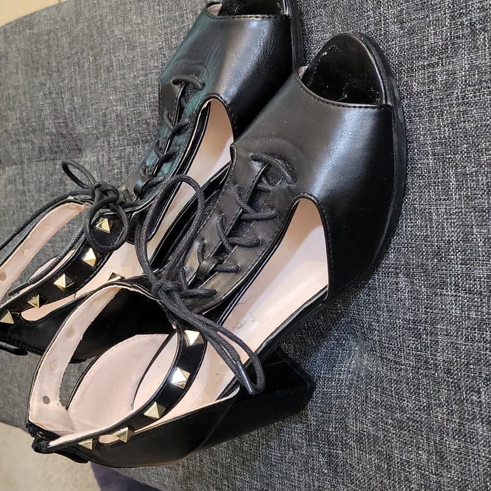 Forever Black Edgy Spiked Chunky Heels Size 7.5